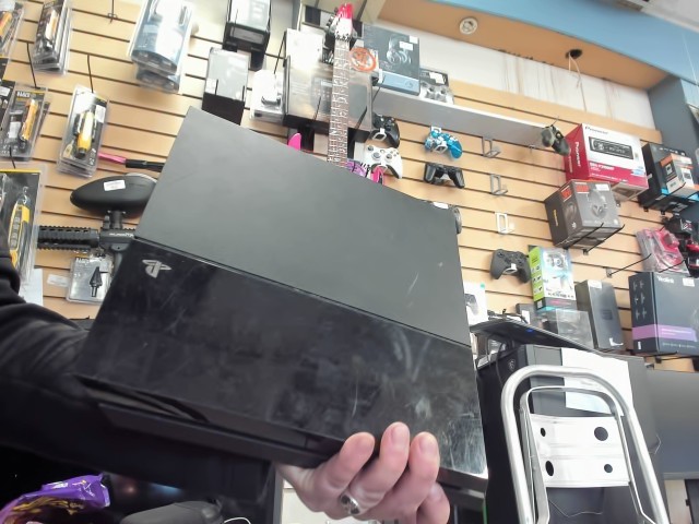 Playstation 4 avec fil�