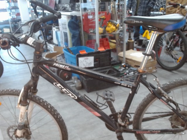 Velo montagne noir et blanc