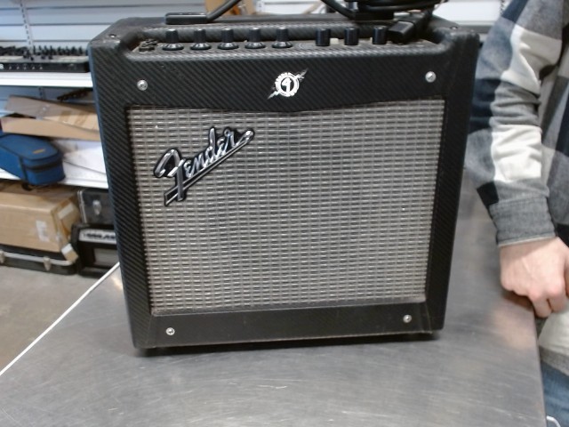 Fender mustang 1 amplifier
