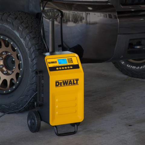 Dewalt chargeur a batterie sur roue