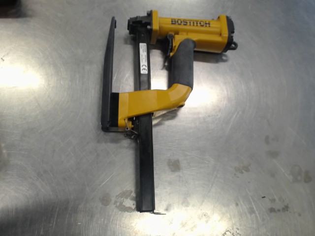 Agraffeusse bostitch
