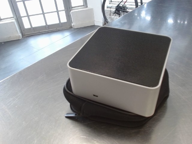 Speaker bassjump