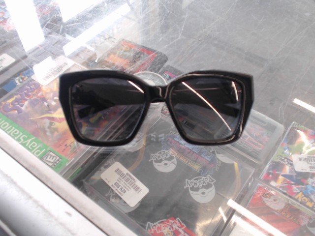 Hugo boss square style black sunglasses
