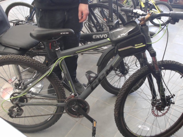 Velo 27' gris et vert 21 vitesse