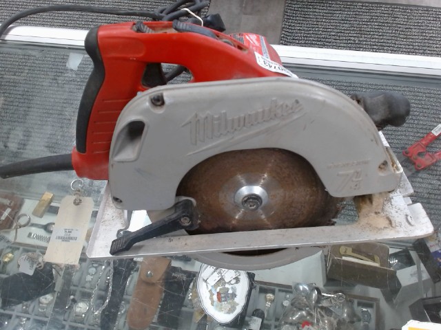 Scie milwaukee 120v 15ah