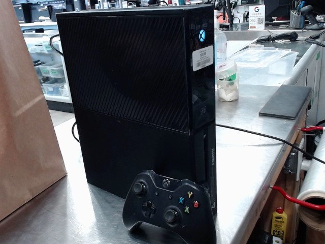 Console xbox one avec manette