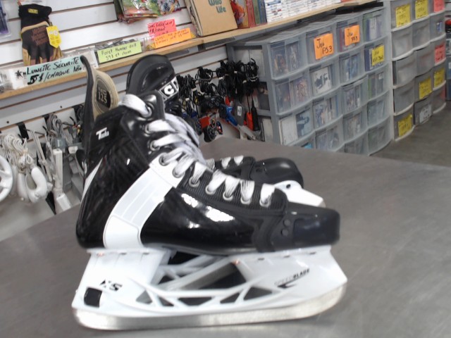 Paire patin glace(8.5 patin/10 shoes)