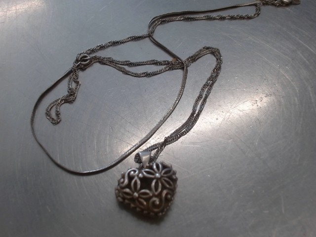 Chaine avec coeur argent