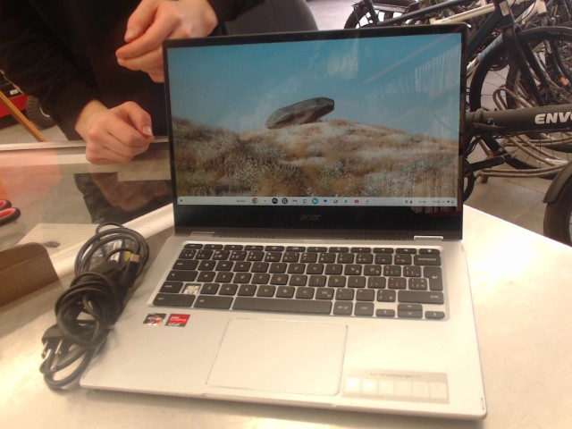 Chromebook amd ryzen3/2.6ghz/64gb