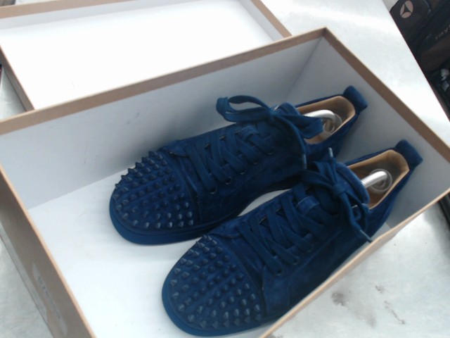 Louboutin spike veau velours 40.5 bleu