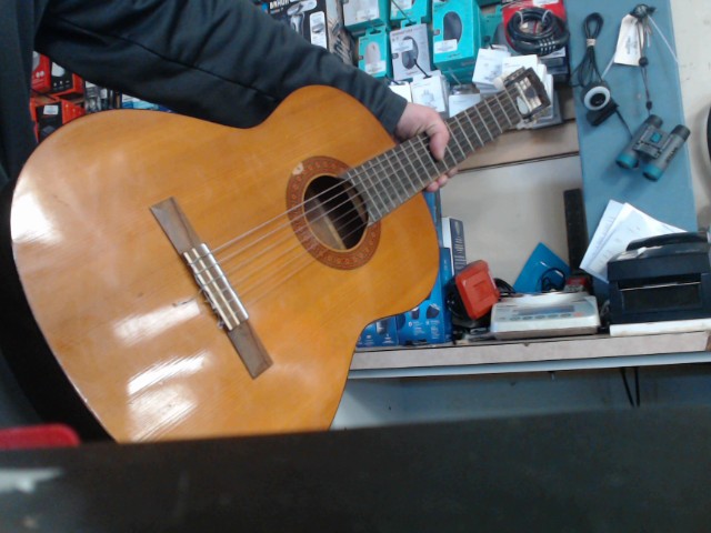 Guitarre accoustique etat moyen