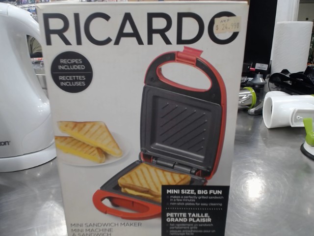 Mini machine a sandwich