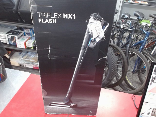 Aspirateur sans balai neuf/new