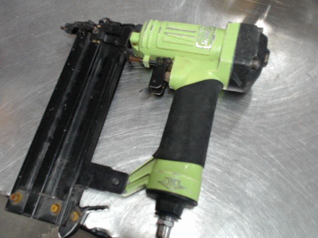 Cloueuse a finition air vert