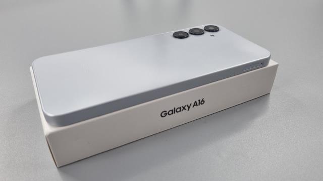 Cellulaire neuf vert galaxy