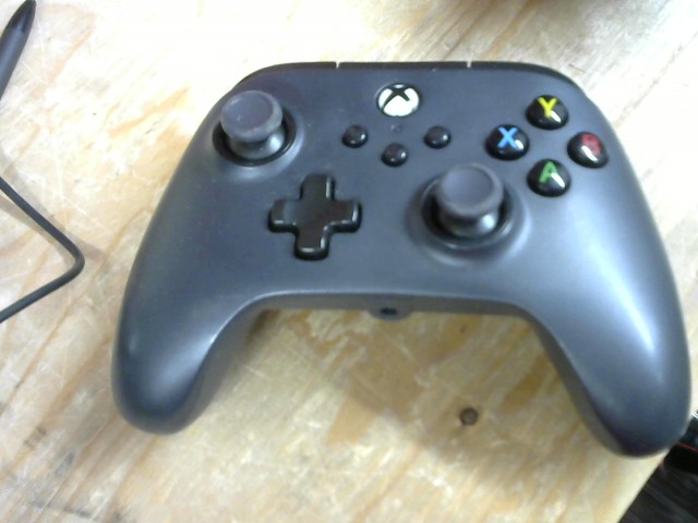 Manette xbox one avec fil (sans fil)