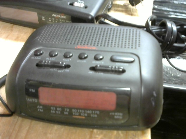 Reveille matin am/fm