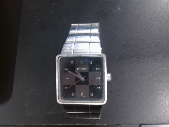 E the quatro nixon watch