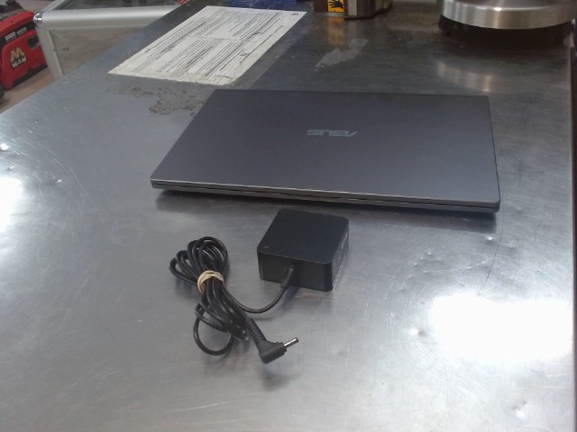 I5-11th 2.4ghz 12gram 256gb ssd win11+ch