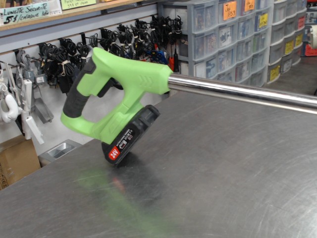 Weedeater a main a batterie no chrg