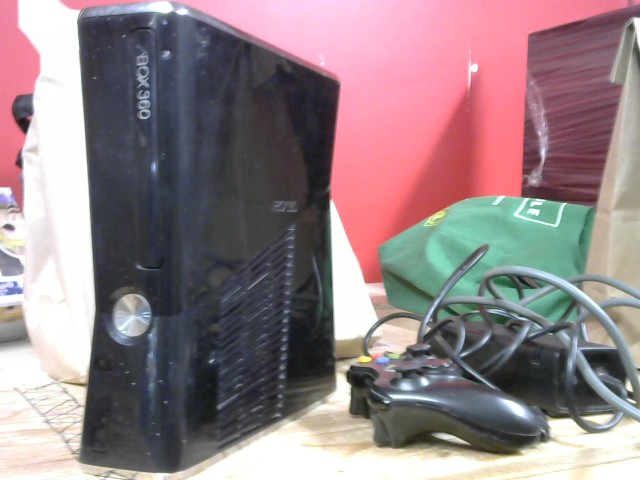 Xbox 360 avec manette + fil