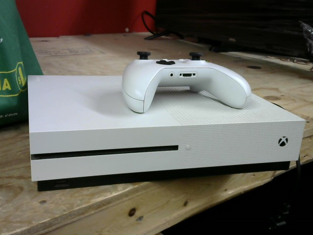 Xbox one s +manette