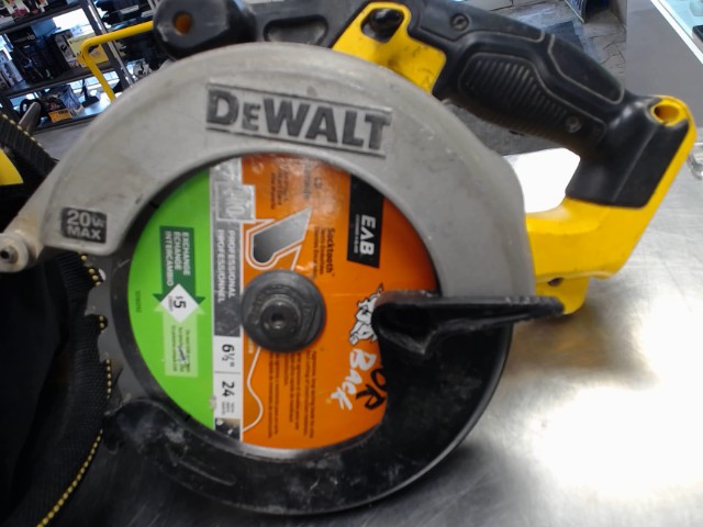 Scie circulaire dewalt