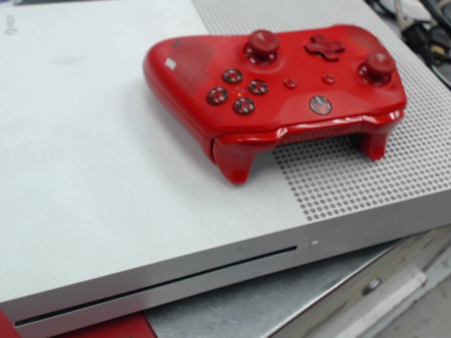 Xbox one s avec manette rouge et cable