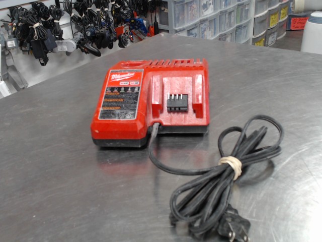 Chargeur batterie 12v/18v