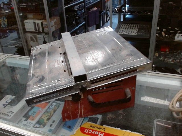 Coupe tuile electrique + boite abimer