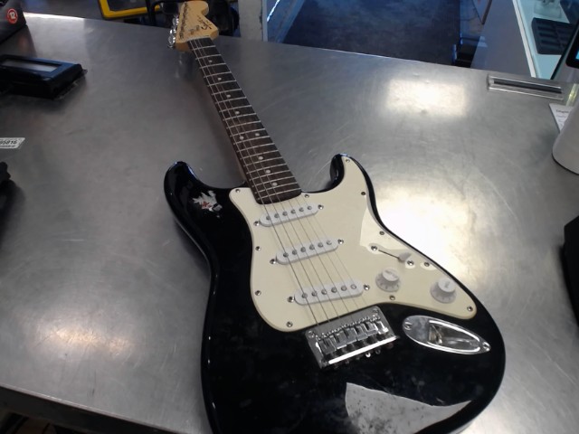 Guitare fender squier mini nocase