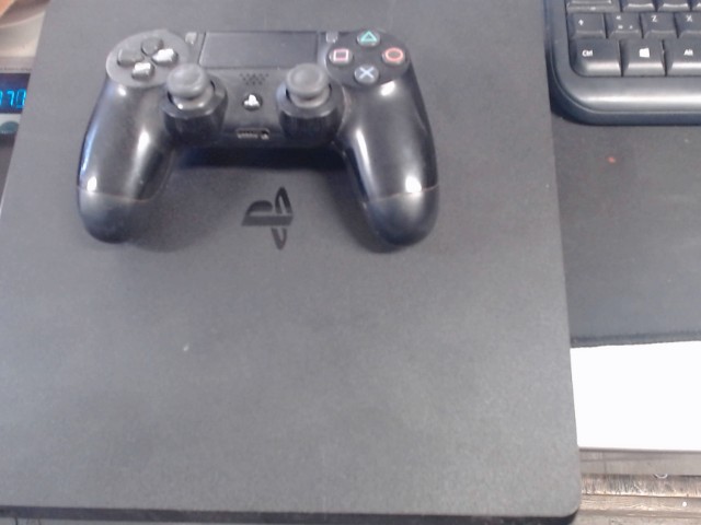 Ps4 console + 4 games achetee ici