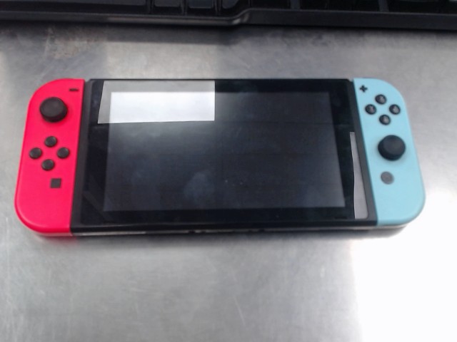 Nintendo switch 1 avec case