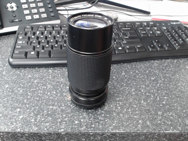 Macro focusing zoom
