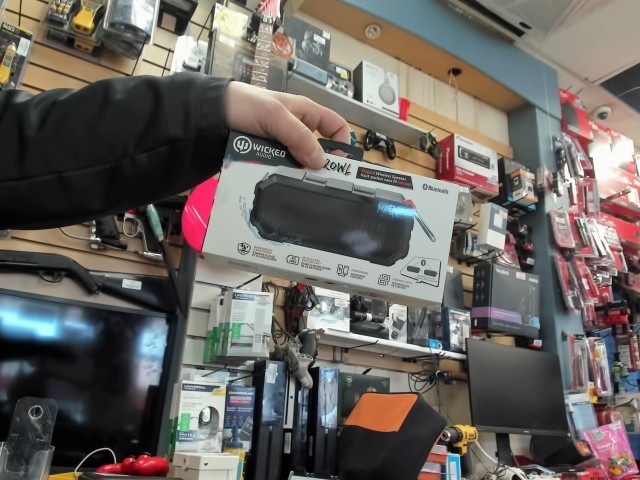 Speaker bluetooth