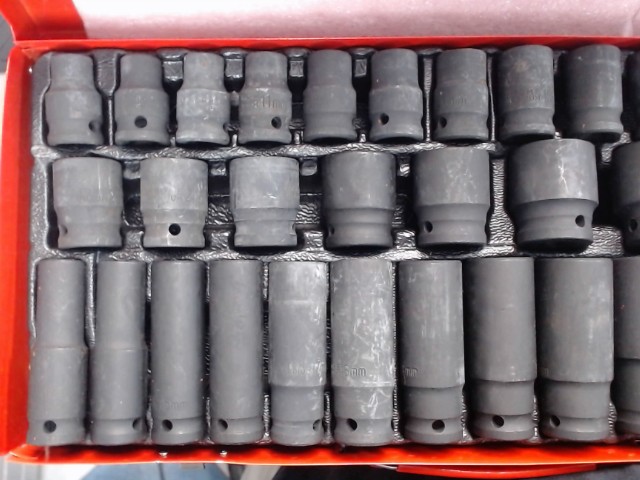 Ensemble de douille case rouge