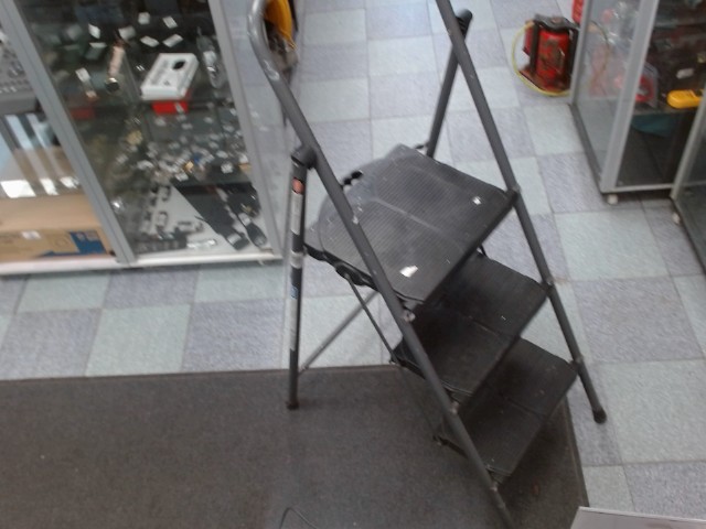 Marche pied 2pi 5 1/2in