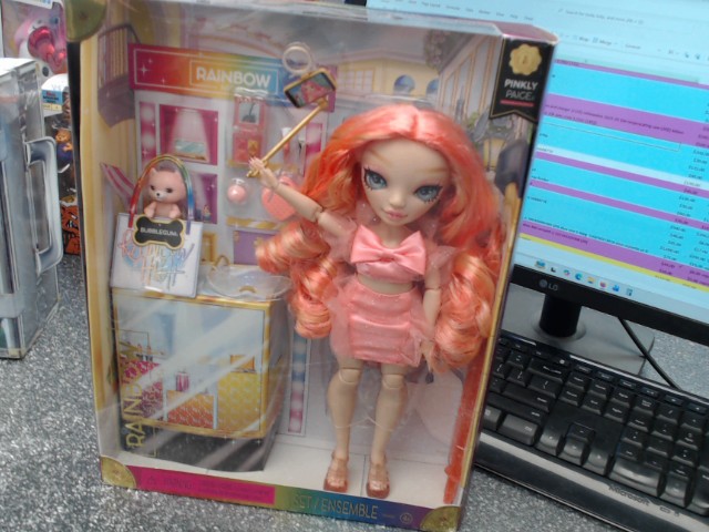 Rainbow high new friend pinkly paige
