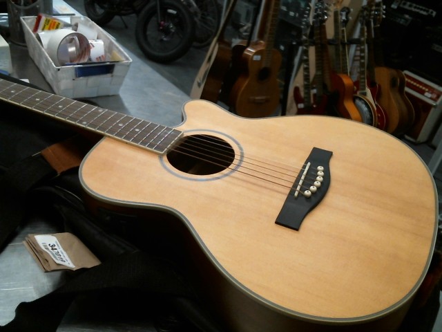 Guitar electro acoustique junior