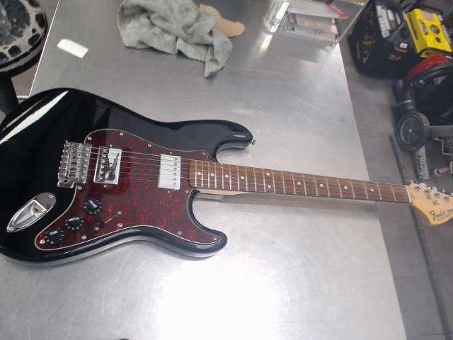 Fake stratocaster  bonne condition