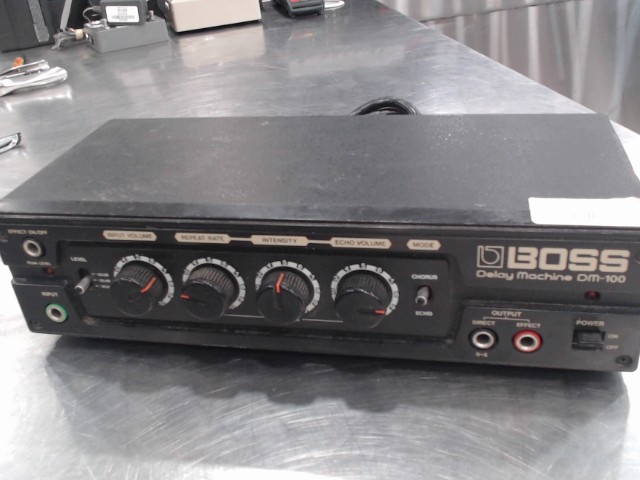 Delay boss dm-100
