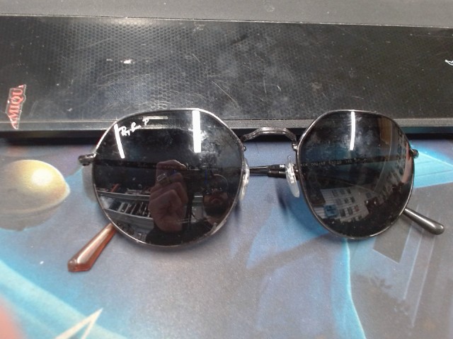 Ray ban