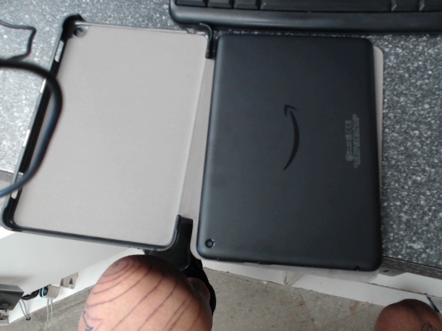 Tablette fire hd 8 2020 dans case