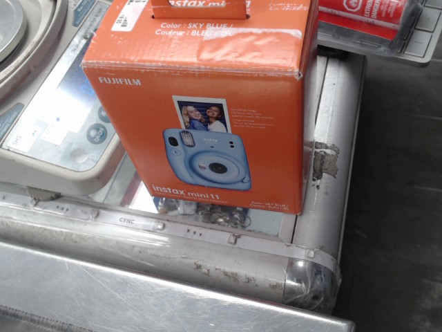 Camera fujifilm instax 11