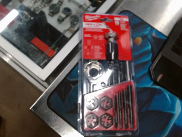 Tap and die set 15 pc neuf