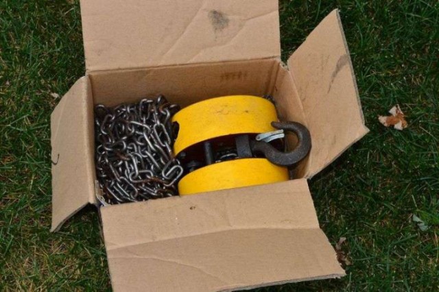 2- tonne chain hoist in box. yellow