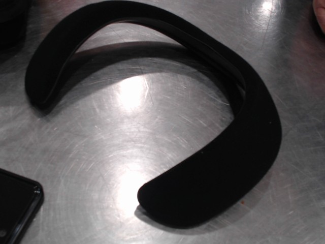 Soundbar bt neck speaker