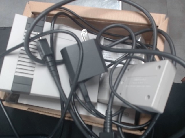Nes achete ici box+ cabbles