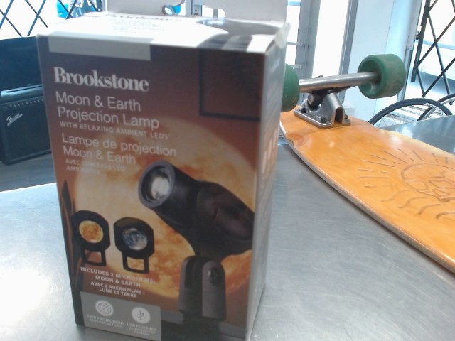 Brookstone projecteur