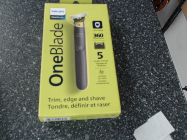 Rasoir one blade 360 neuf
